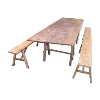 Rustic tray table with 2 trestles and 2 benches