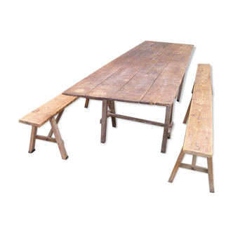 Ensemble table plateau rustique avec ses 2 tréteaux et ses 2 bancs