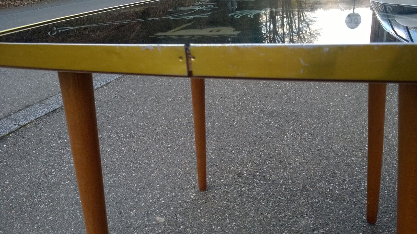 Vintage coffee table stylized oriental décor 1960