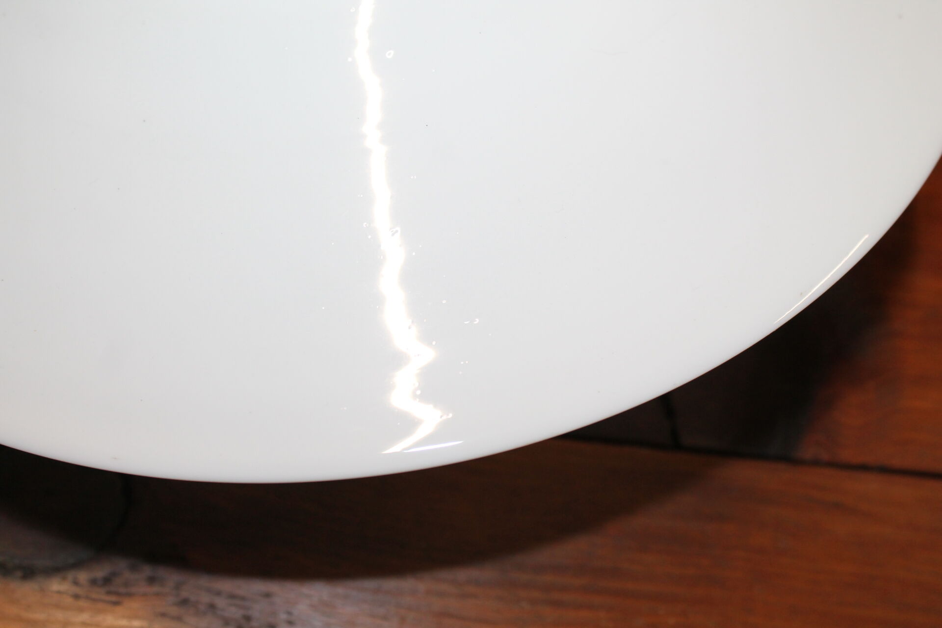 White opaline suspension