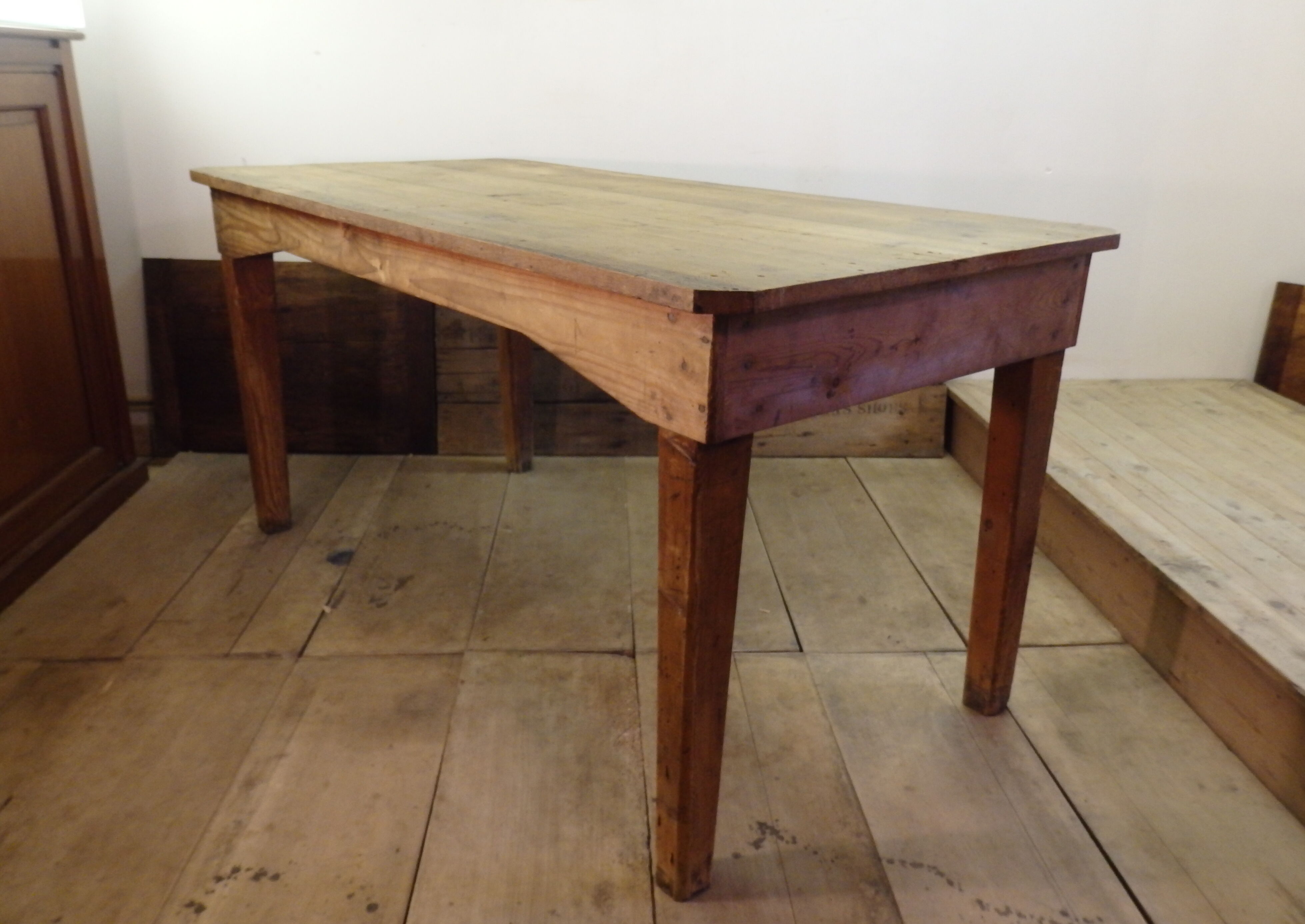 Table de drapier en bois