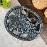 Oval enamelled cast iron trivet