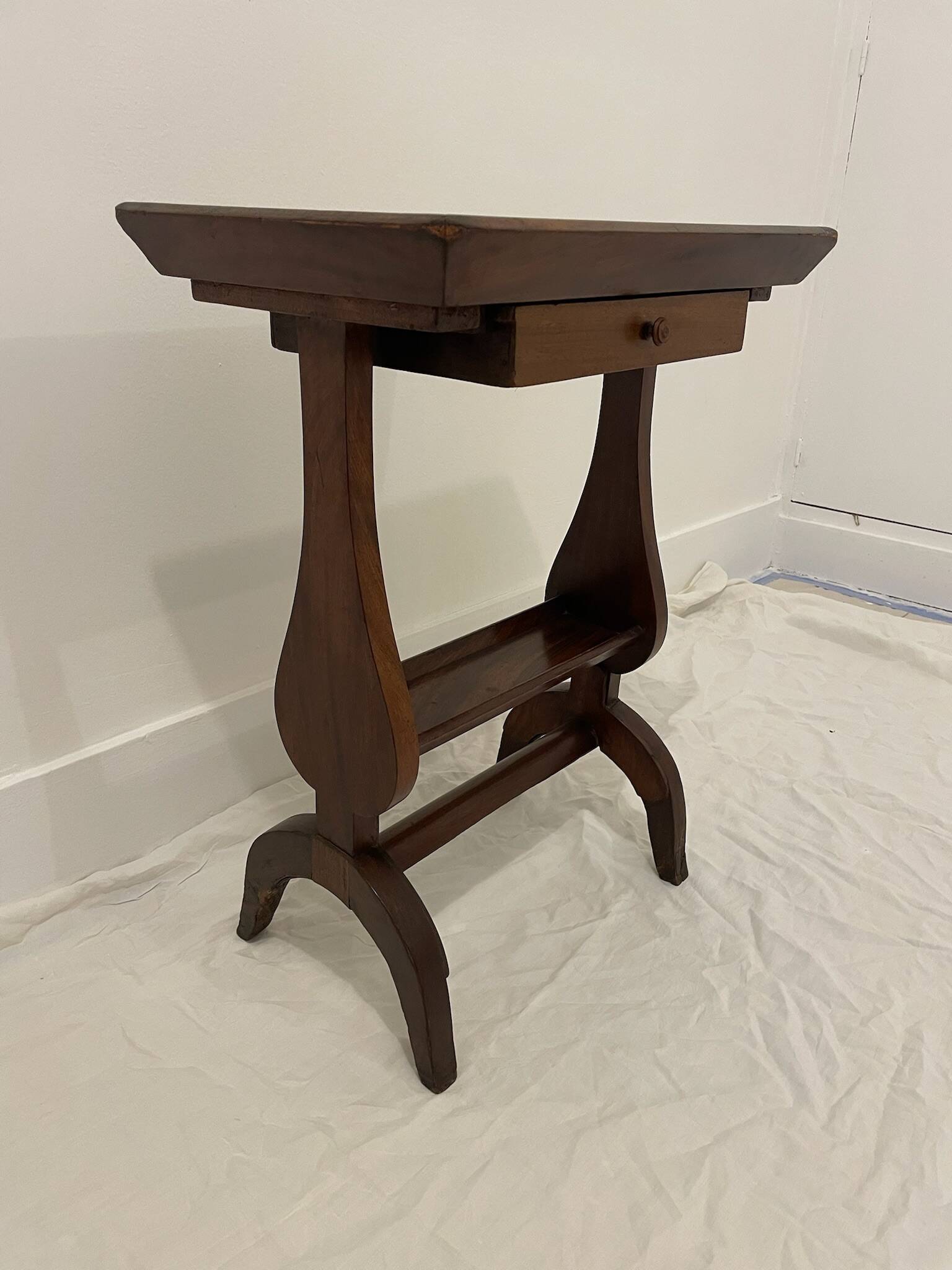 Mahogany gueridon from the 19th century - one drawer
