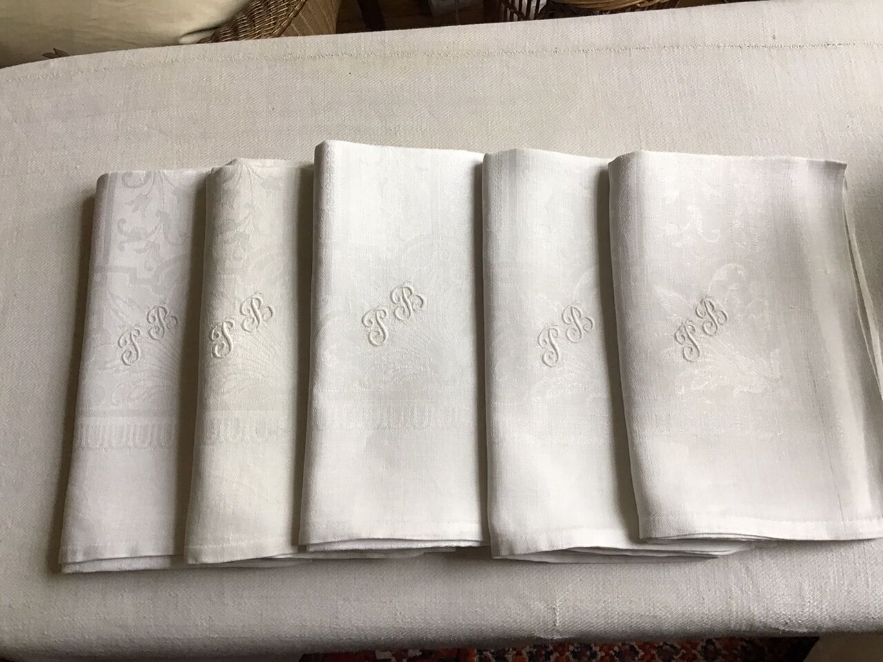 Set of 5 large napkins.