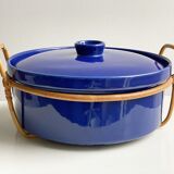 Vintage blue arabia teema / kilta casserole and rattan holder, designed by kaj franck, finland, scandi