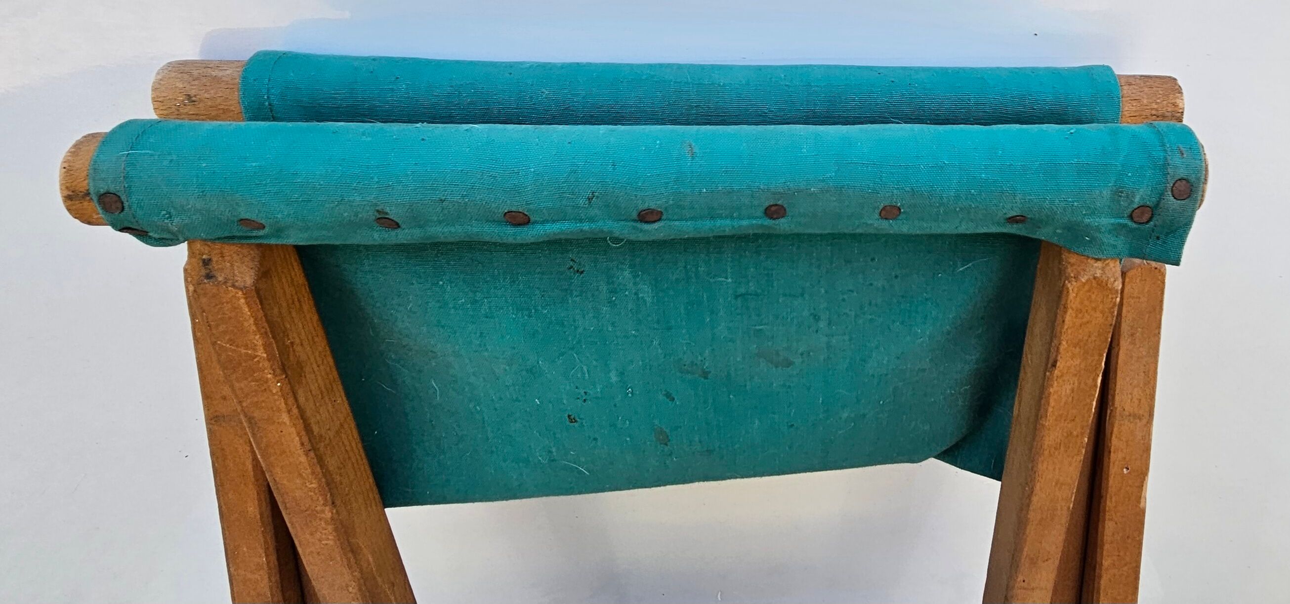 Folding fisherman's chair in wood and fabric