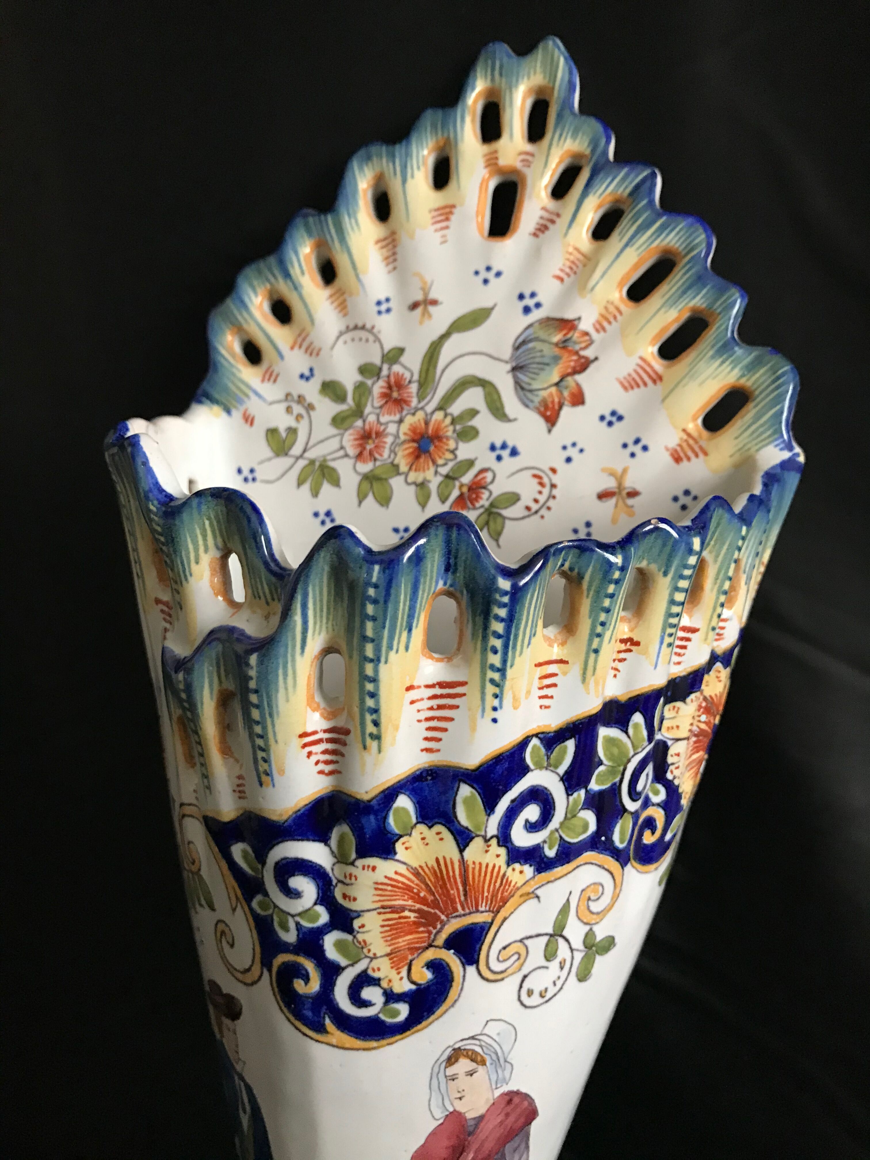 Desvres décor Rouen vase suspended