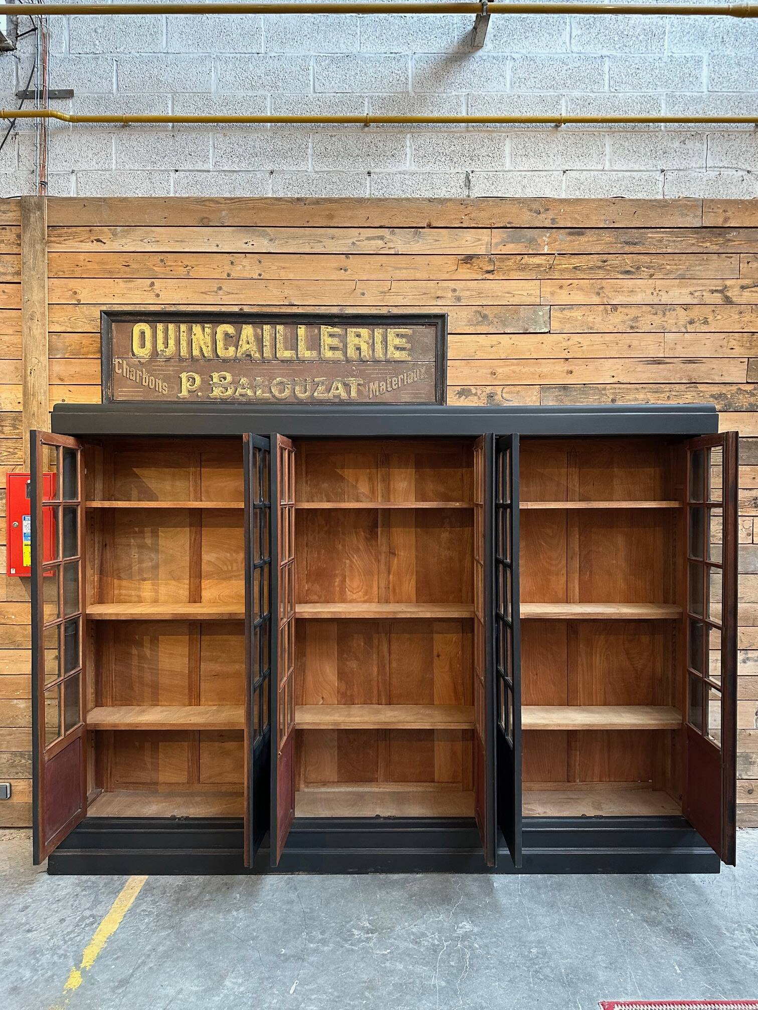 Immense vitrine de magasin début XXème