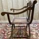 Fauteuil curule , assise cannée