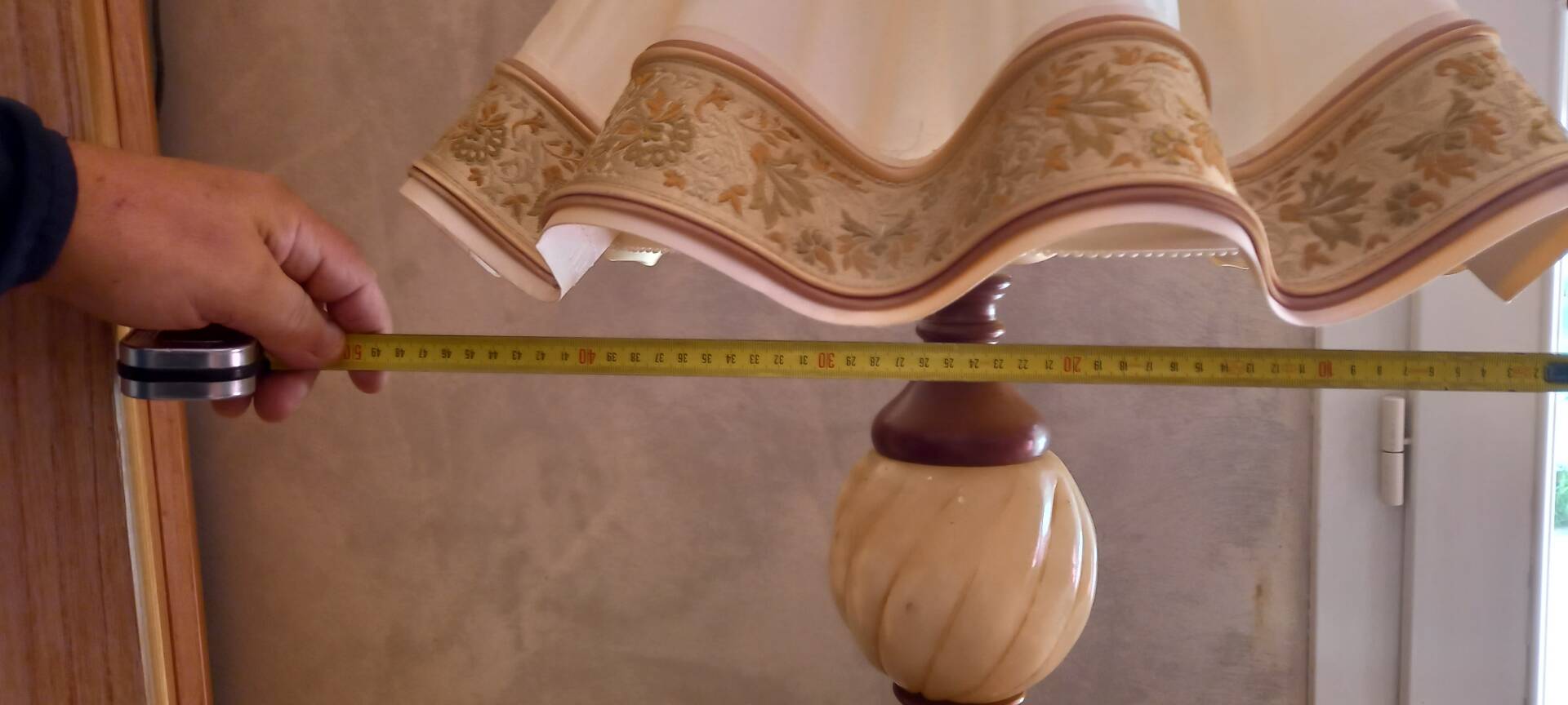 Grande lampe à poser albâtre et bois