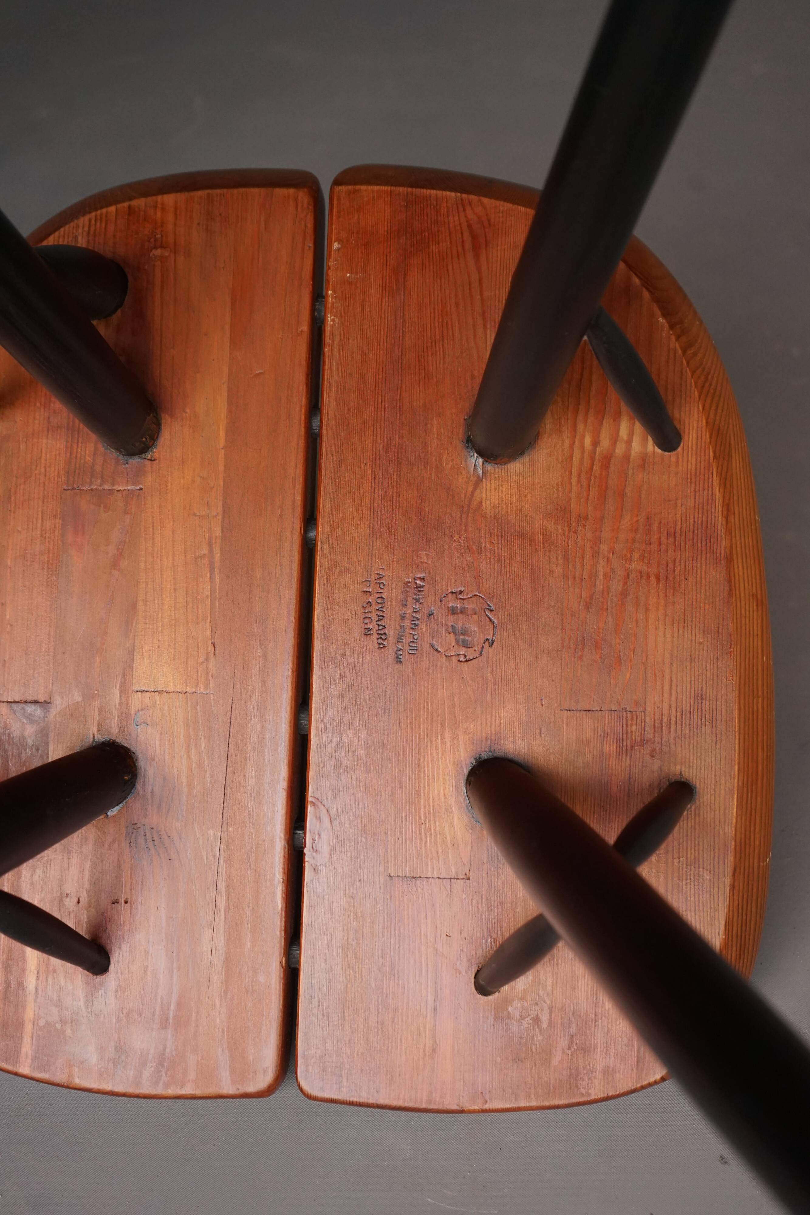 Chaises Pirkka par Ilmari Tapiovaara pour Laukaan Puu. années 1950
