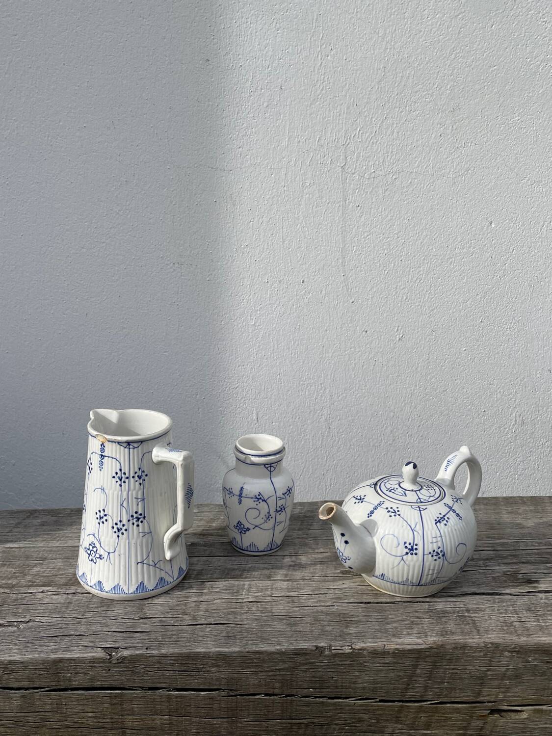 Antique Digoin Sarreguemines blue and white tea set