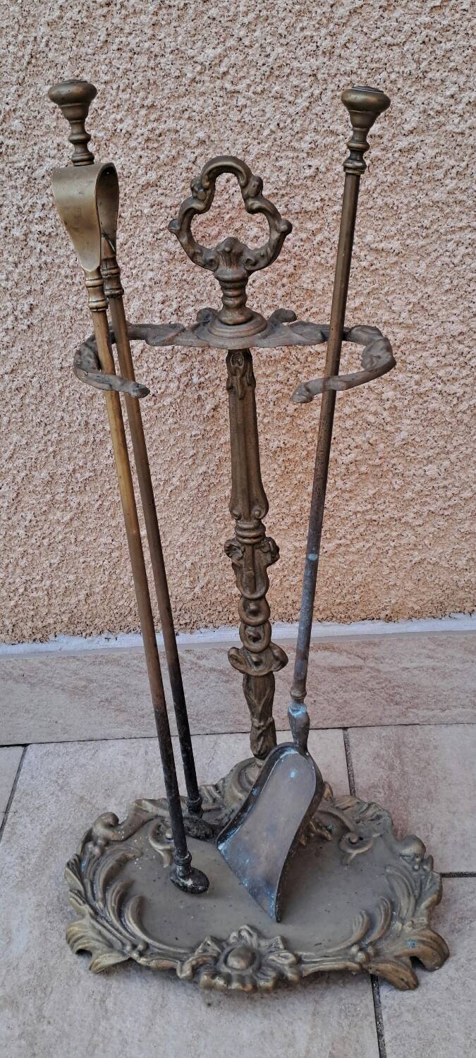 Bronze fireplace support and accessories