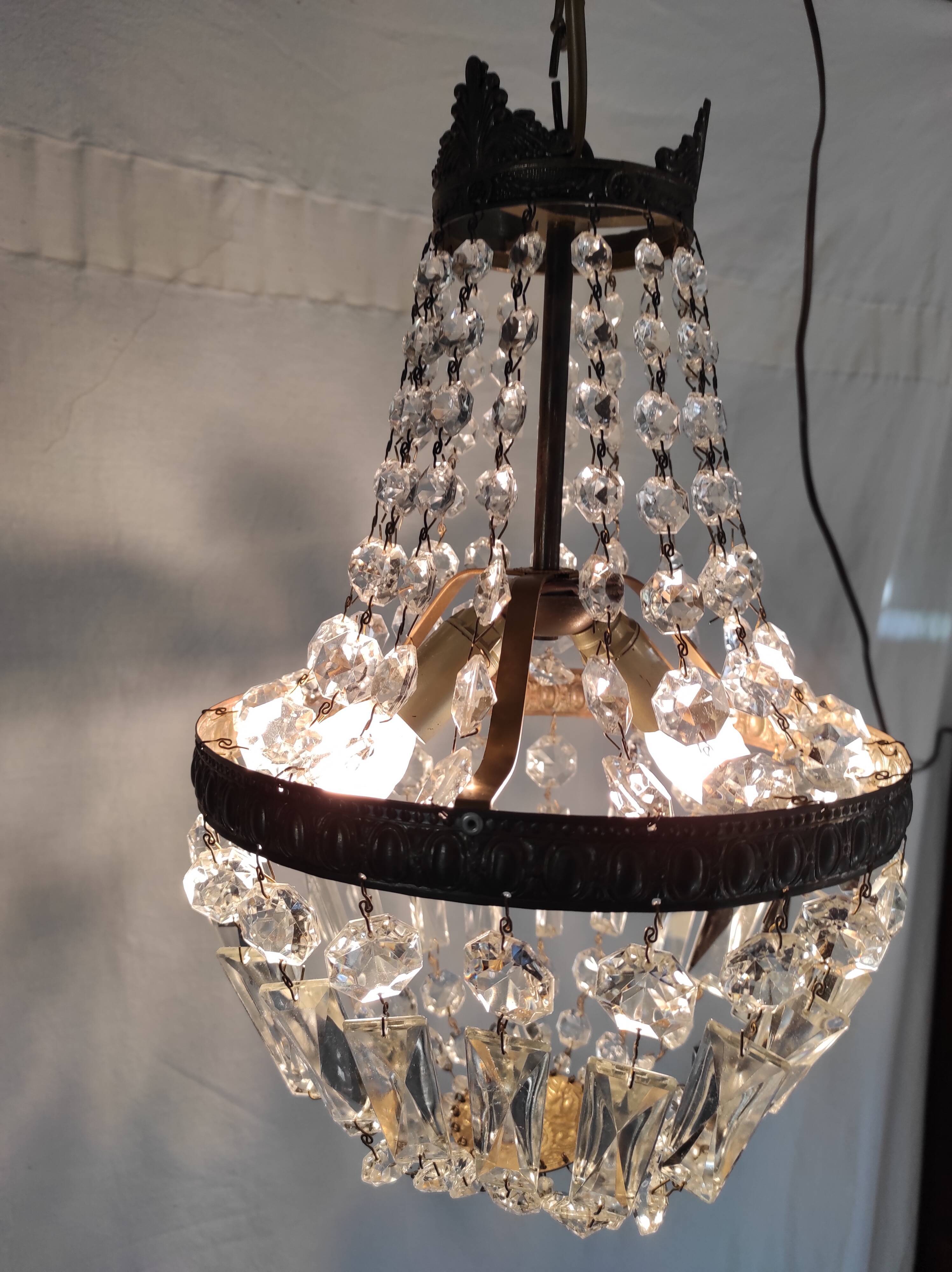 Hot air balloon chandelier and grapevines 2 lights