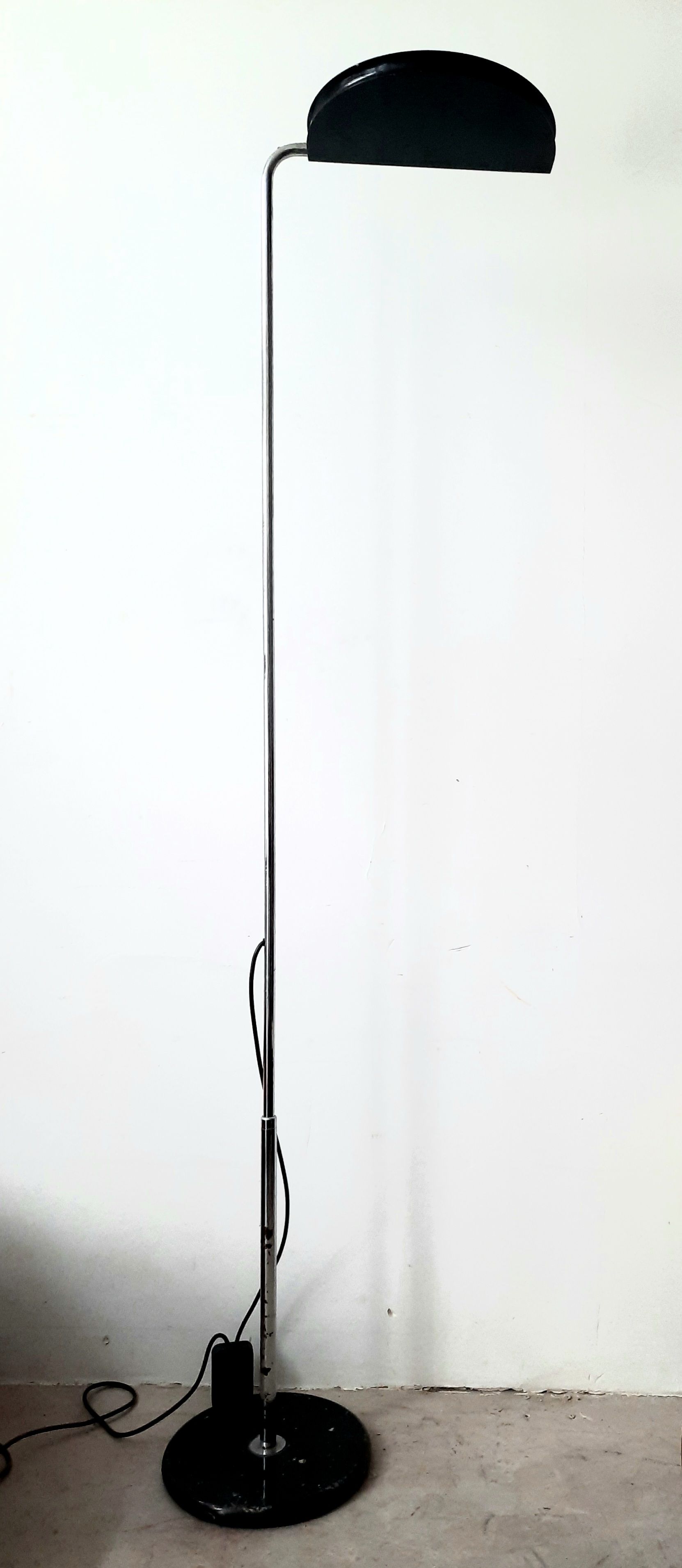 Floor lamp Model Mezzaluna by Bruno Gecchelin for Skipper Vintage of the 70s