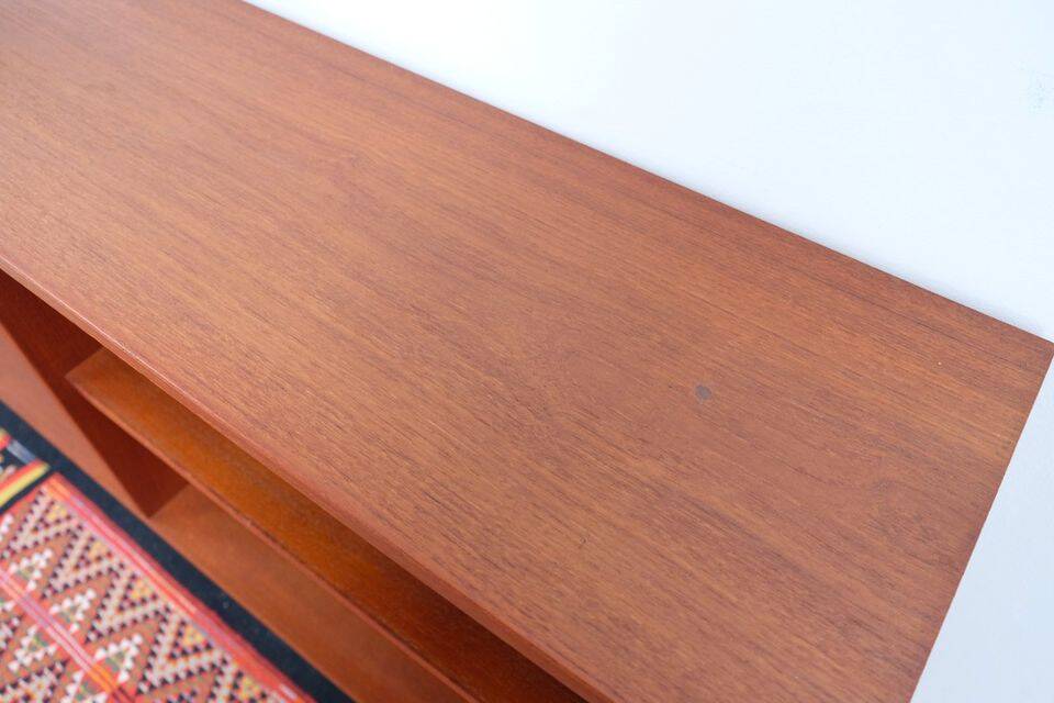1960s-70s buffet/shelf, in teak, retro vintage style.