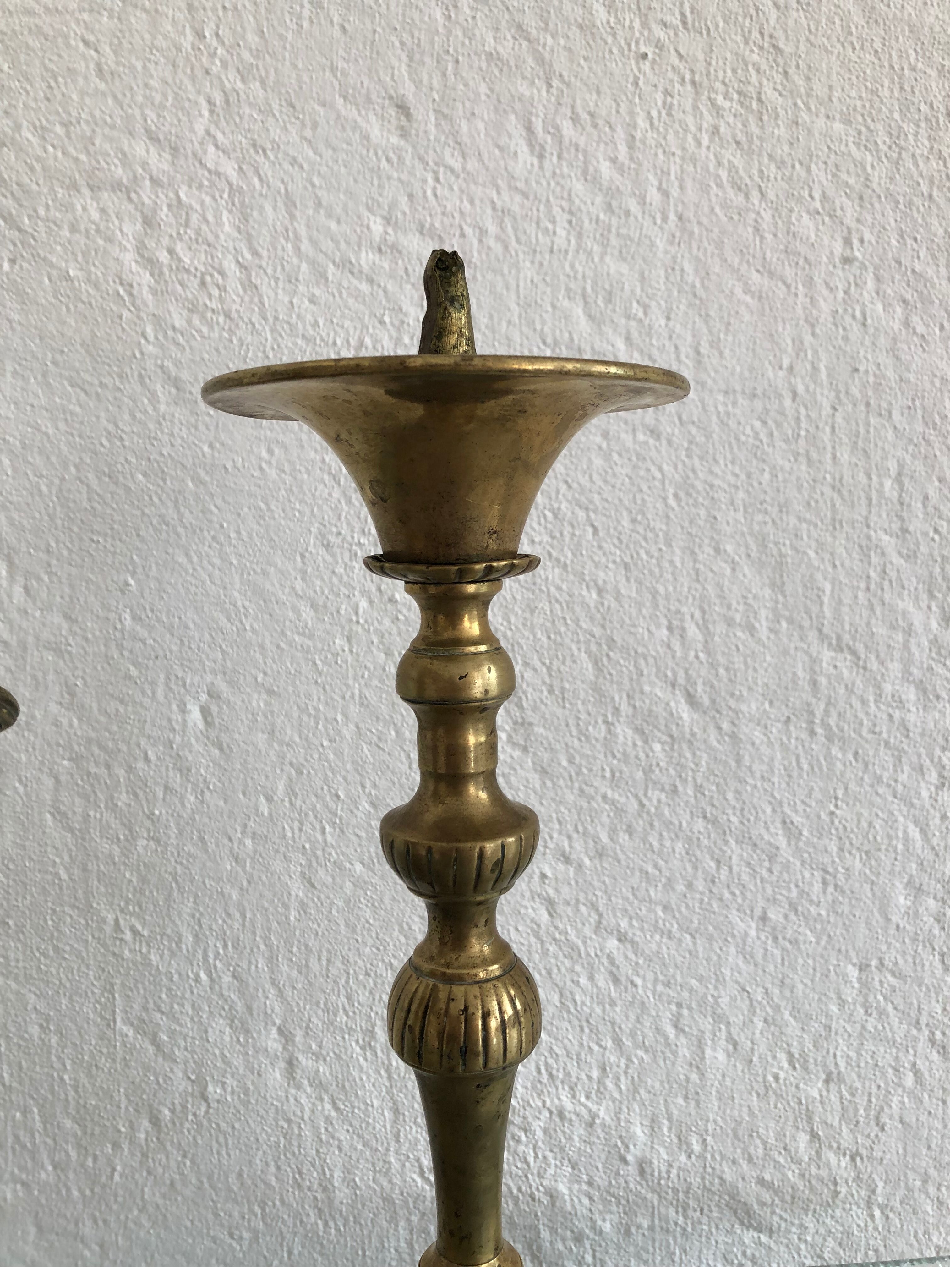Duo de bougeoirs en bronze anciens