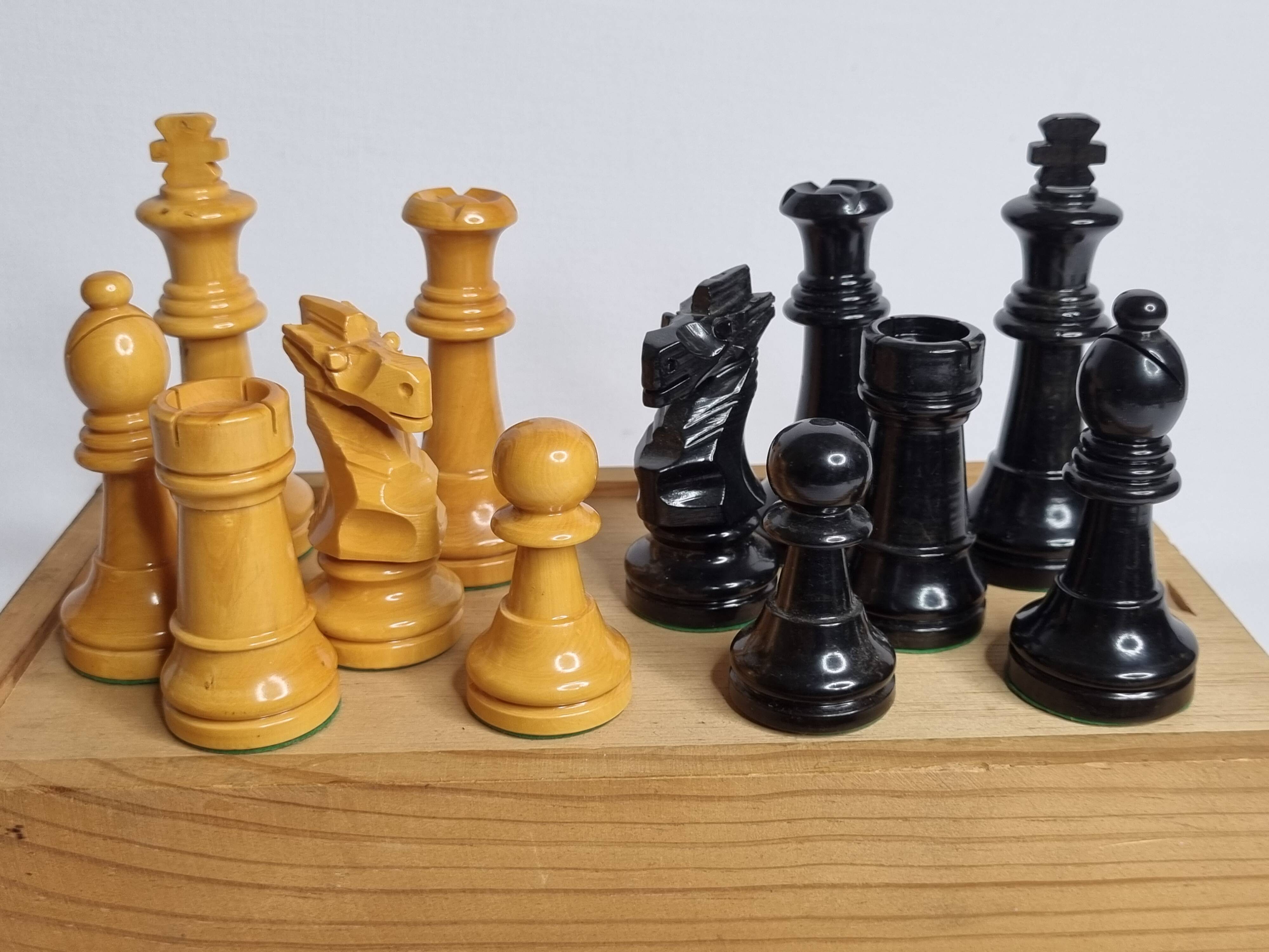Staunton Chess Set in Lacquered Wood – King 10 cm – El Corte Inglés