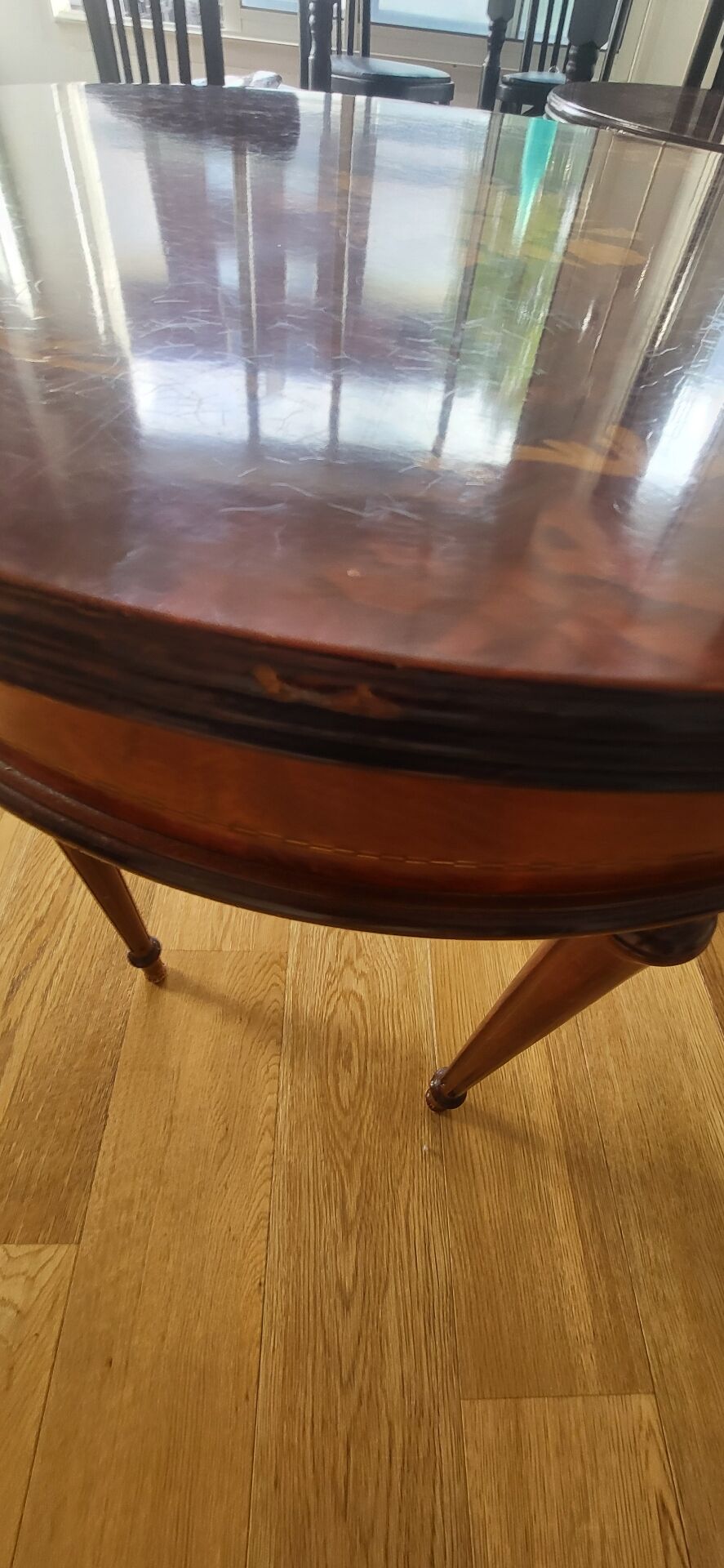 2 petites tables marquerie acajou