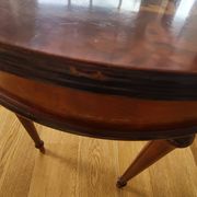 2 petites tables marquerie acajou