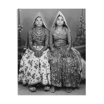 Deux amies portrait photographie peinte à la main Rajasthan années 60