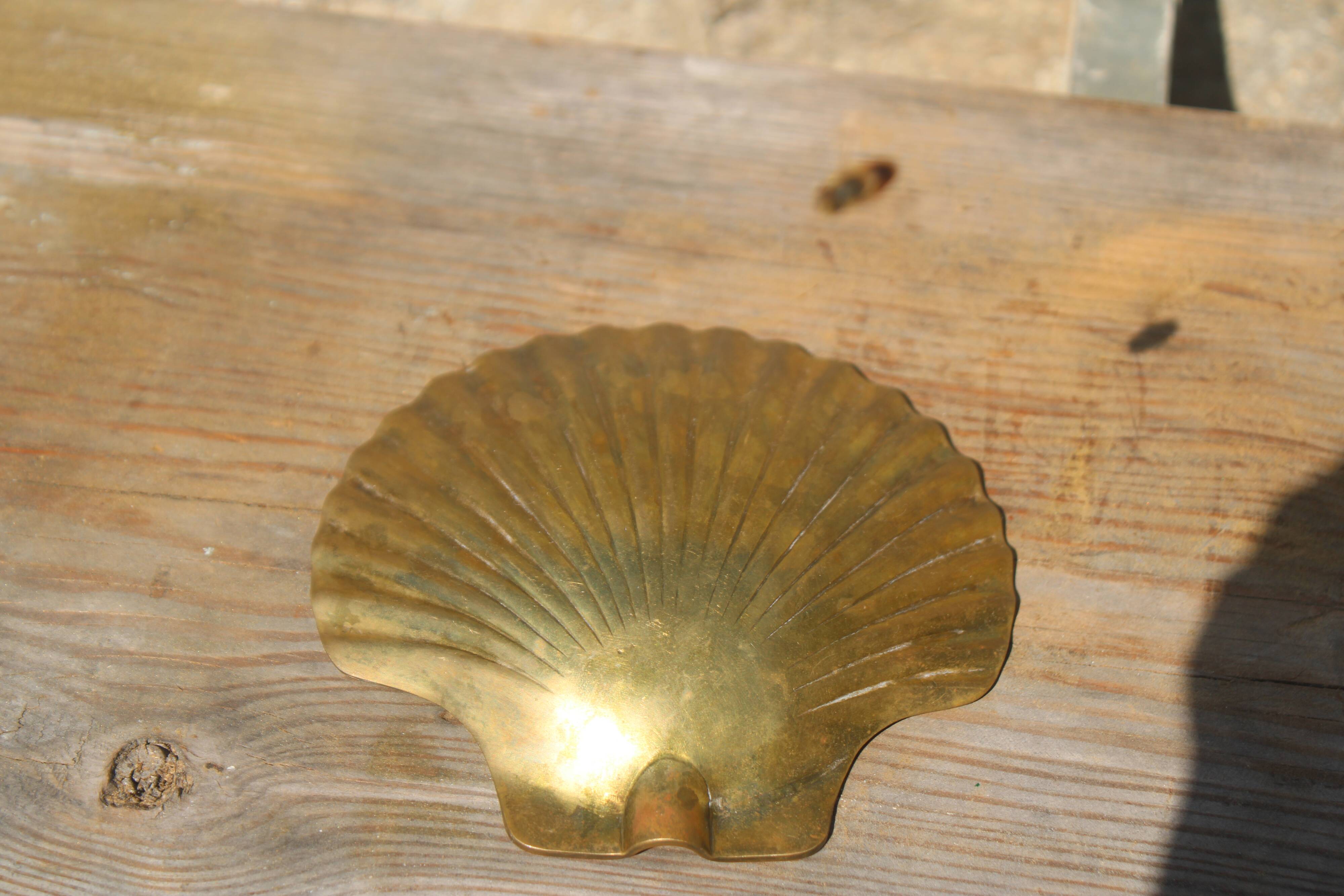 Vintage brass shell tray