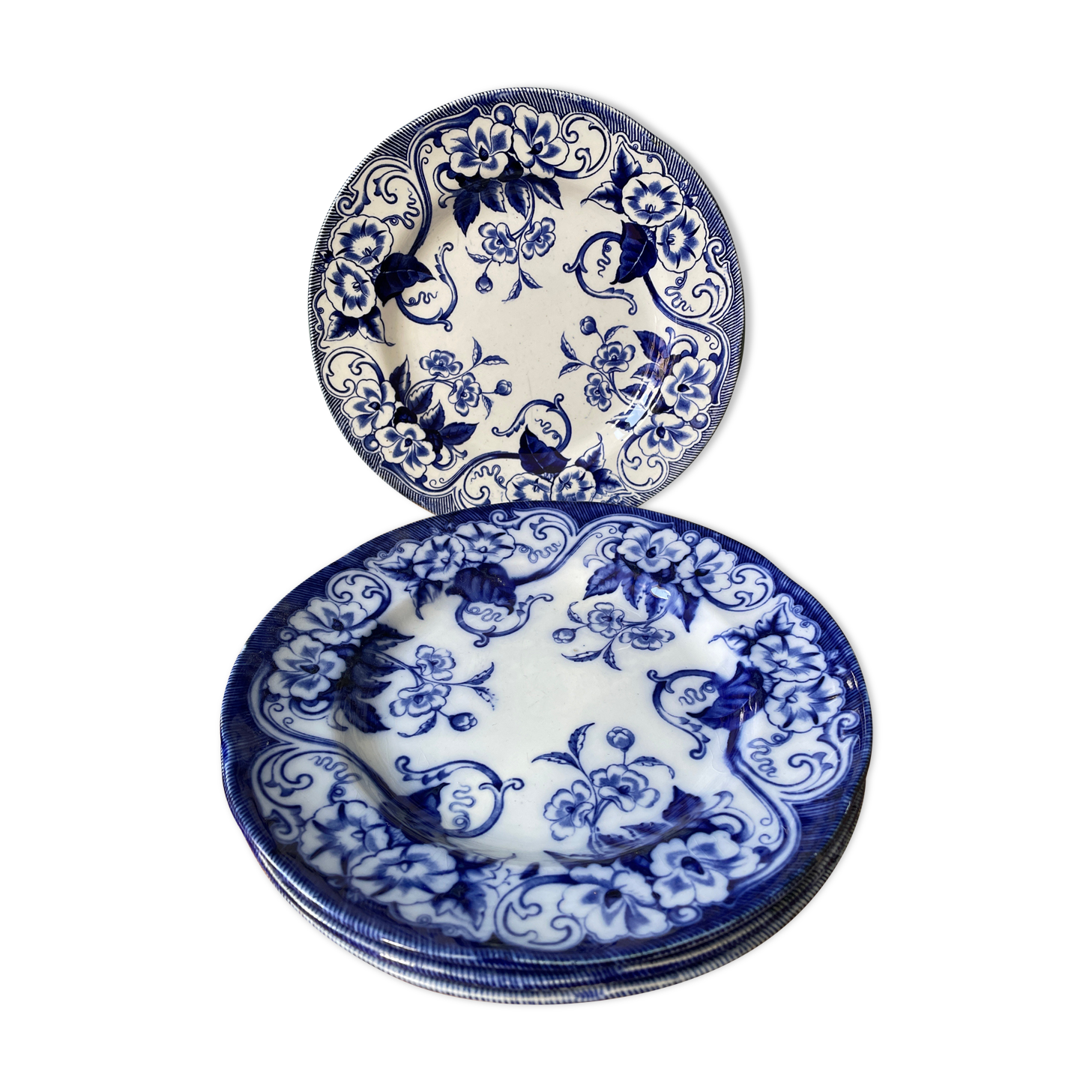 Set of 4 flat plates Creil and Montereau, Flora model