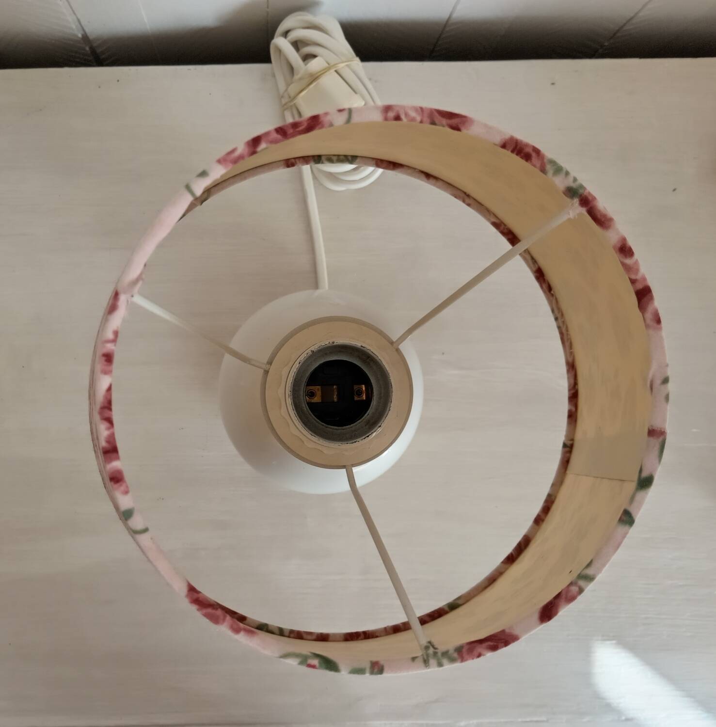 Table lamp