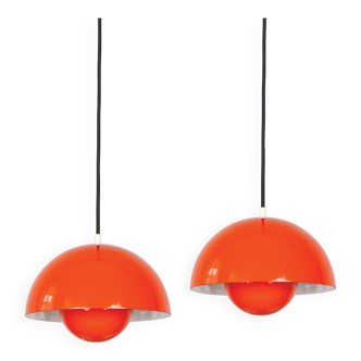 Pair of 2 vintage pendant lamps Flowerpot by Verner Panton, Louis Poulsen