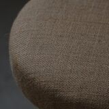 Adjustable Victorian-style piano stool with a jute fabric seat, early 20th century.