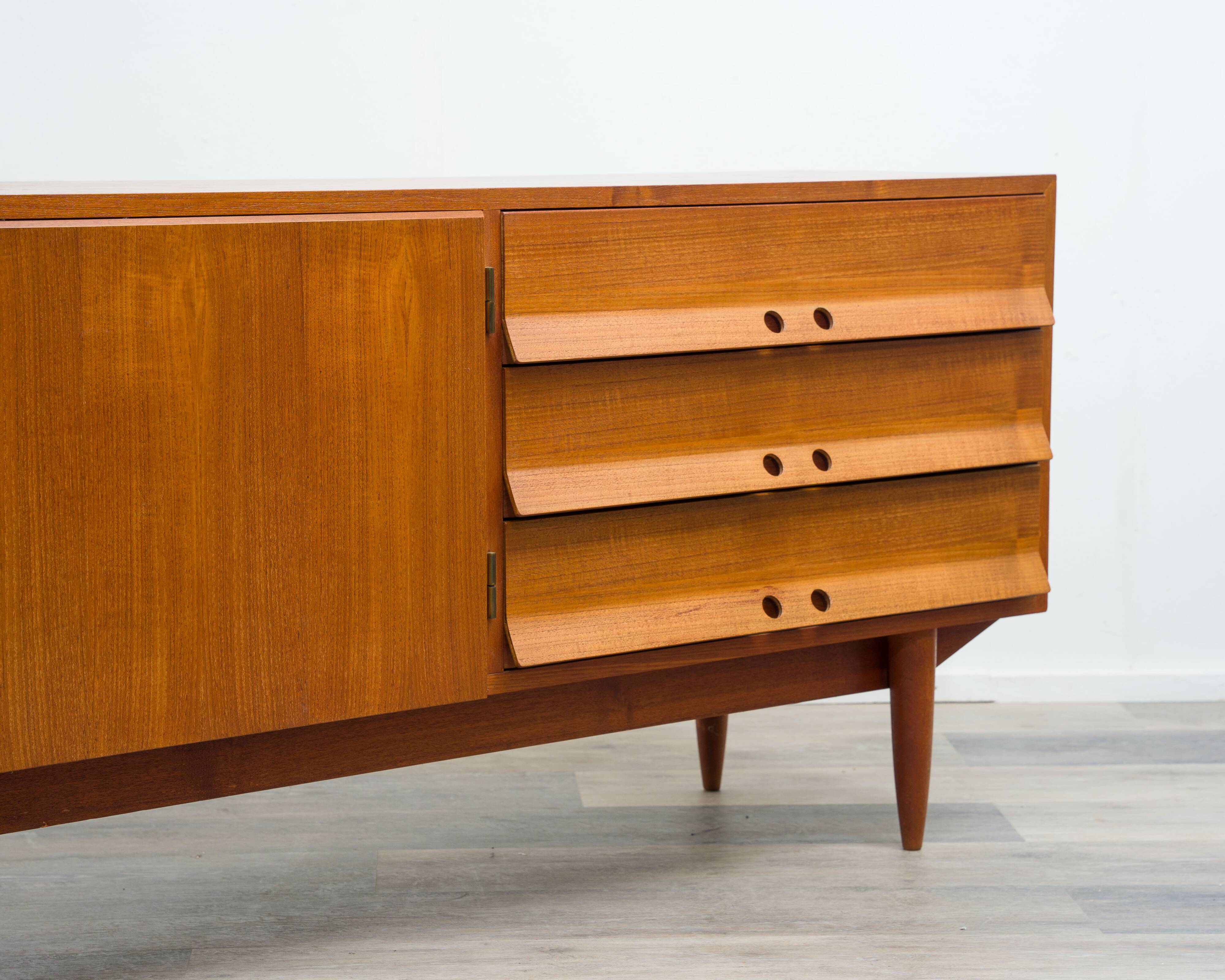 Sideboard années 60, design scandinave