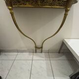 Console en bronze dorée avec plateau en marbre blanc veinée gris