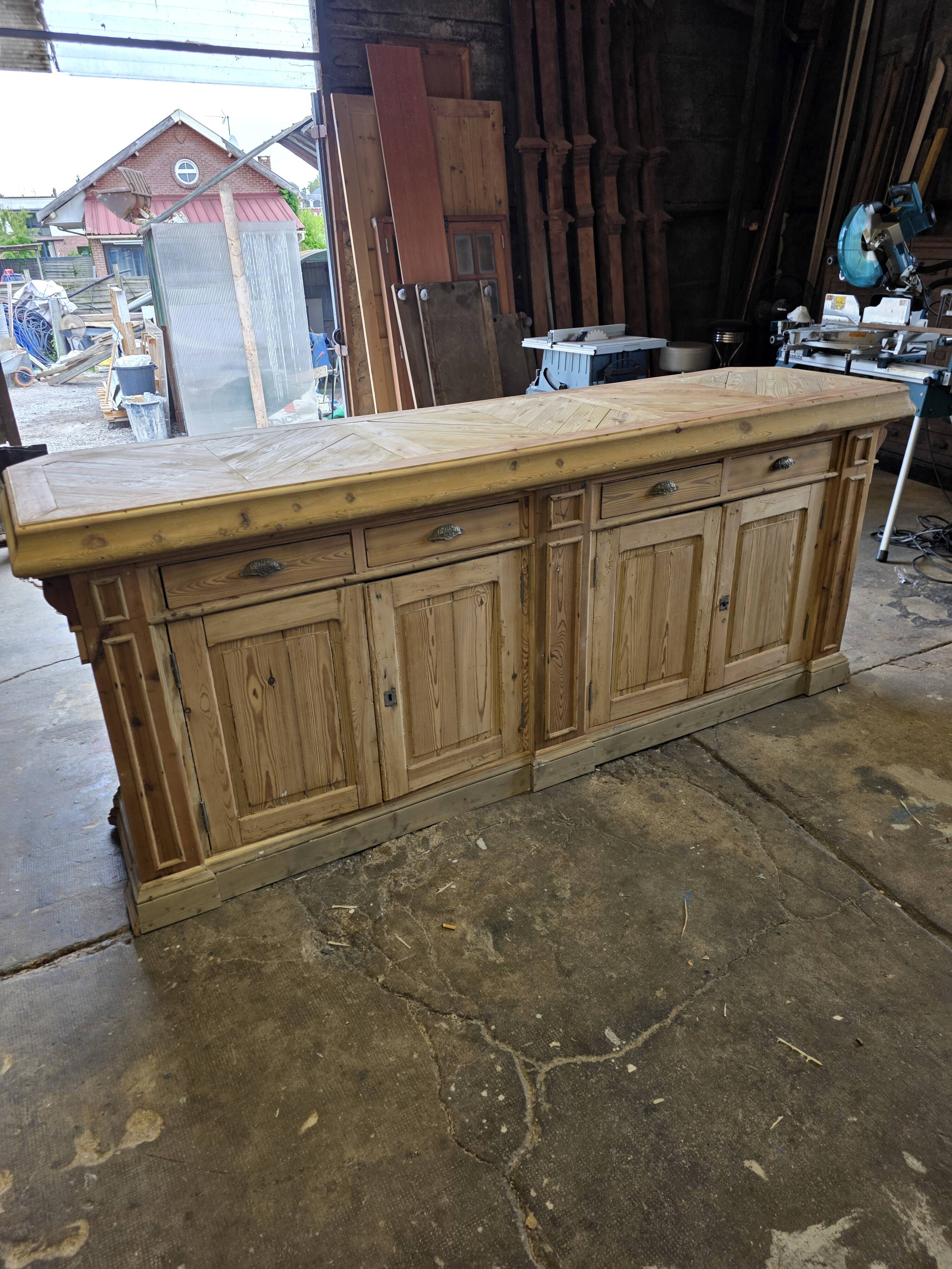 Trade counter