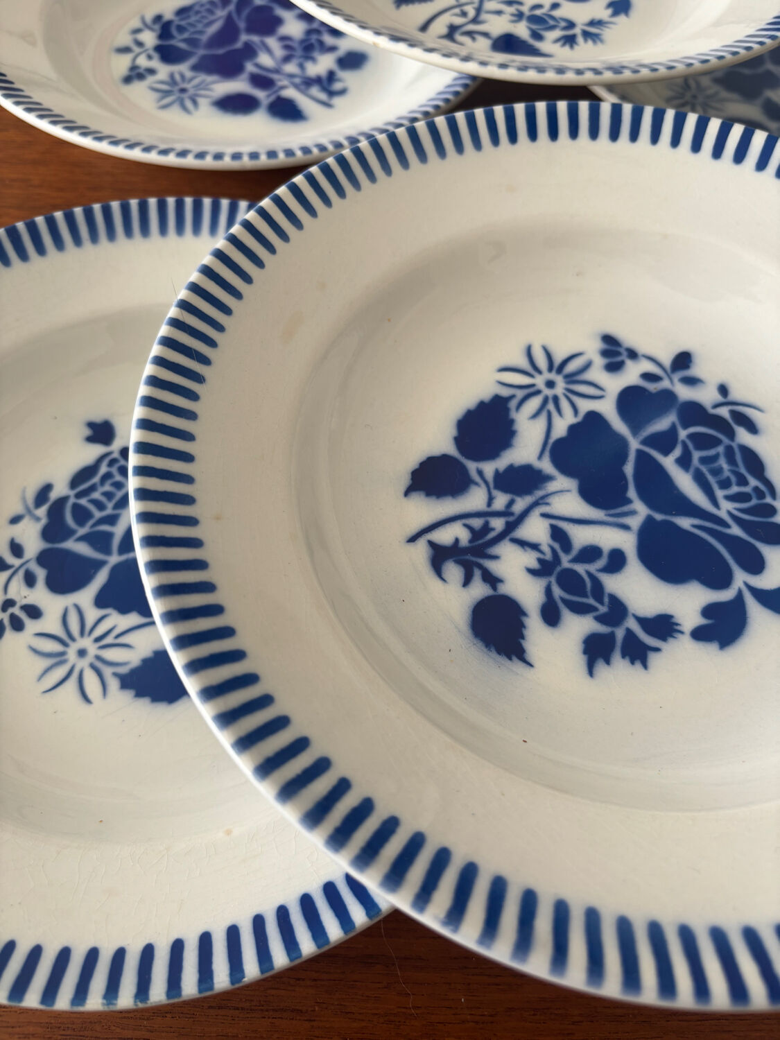 6 assiettes creuses Lunéville modèle Évian – décor floral