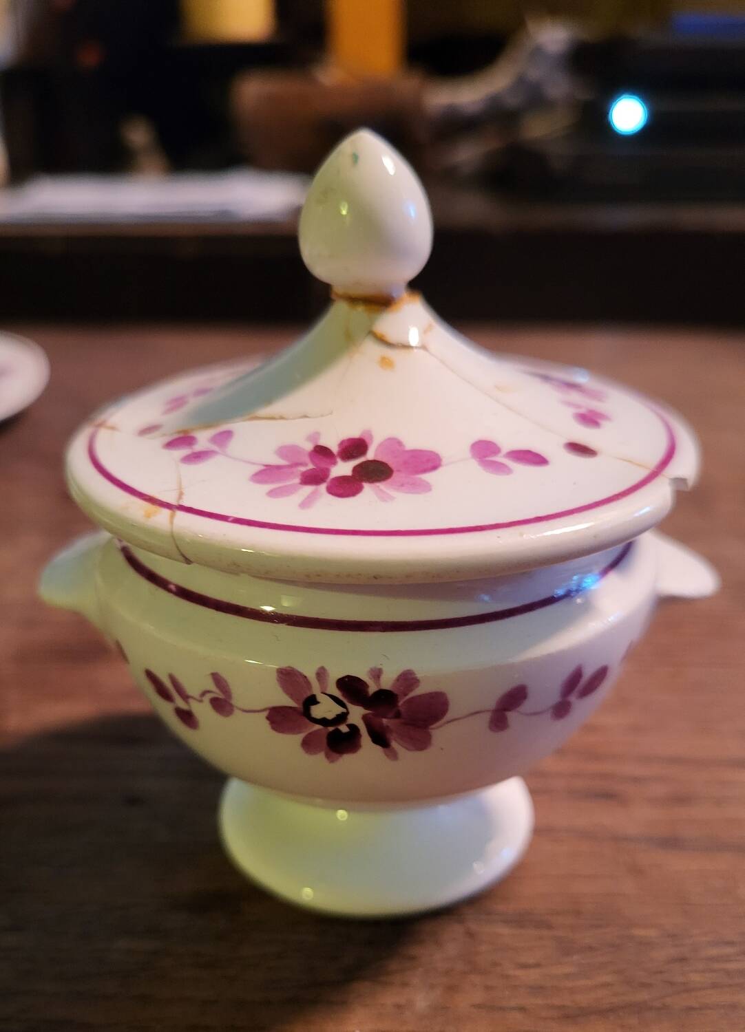 Old porcelain dinette