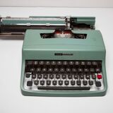 Typewriter olivetti lettera 32
