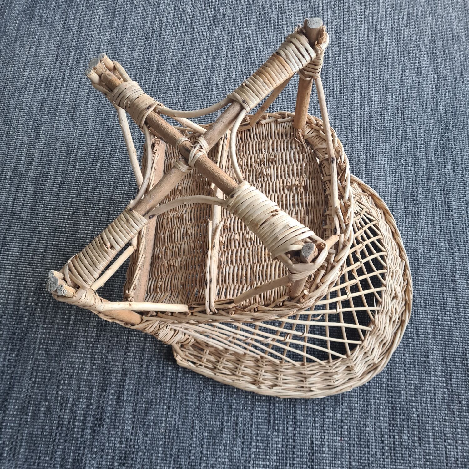 Rattan armchair with cushion