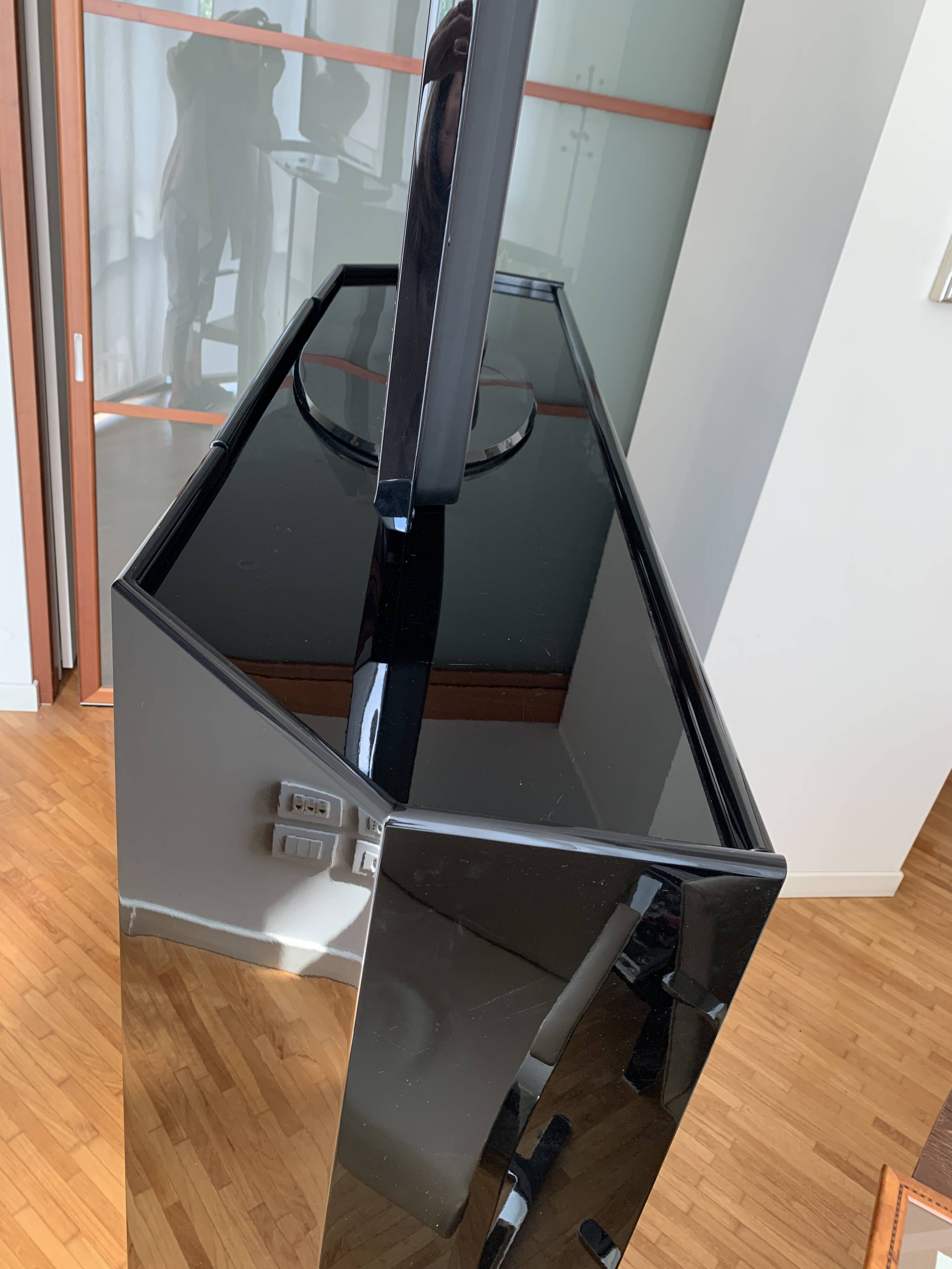 Black lacquered cabinet by Kazuhide Takahama for Cassina, 1980