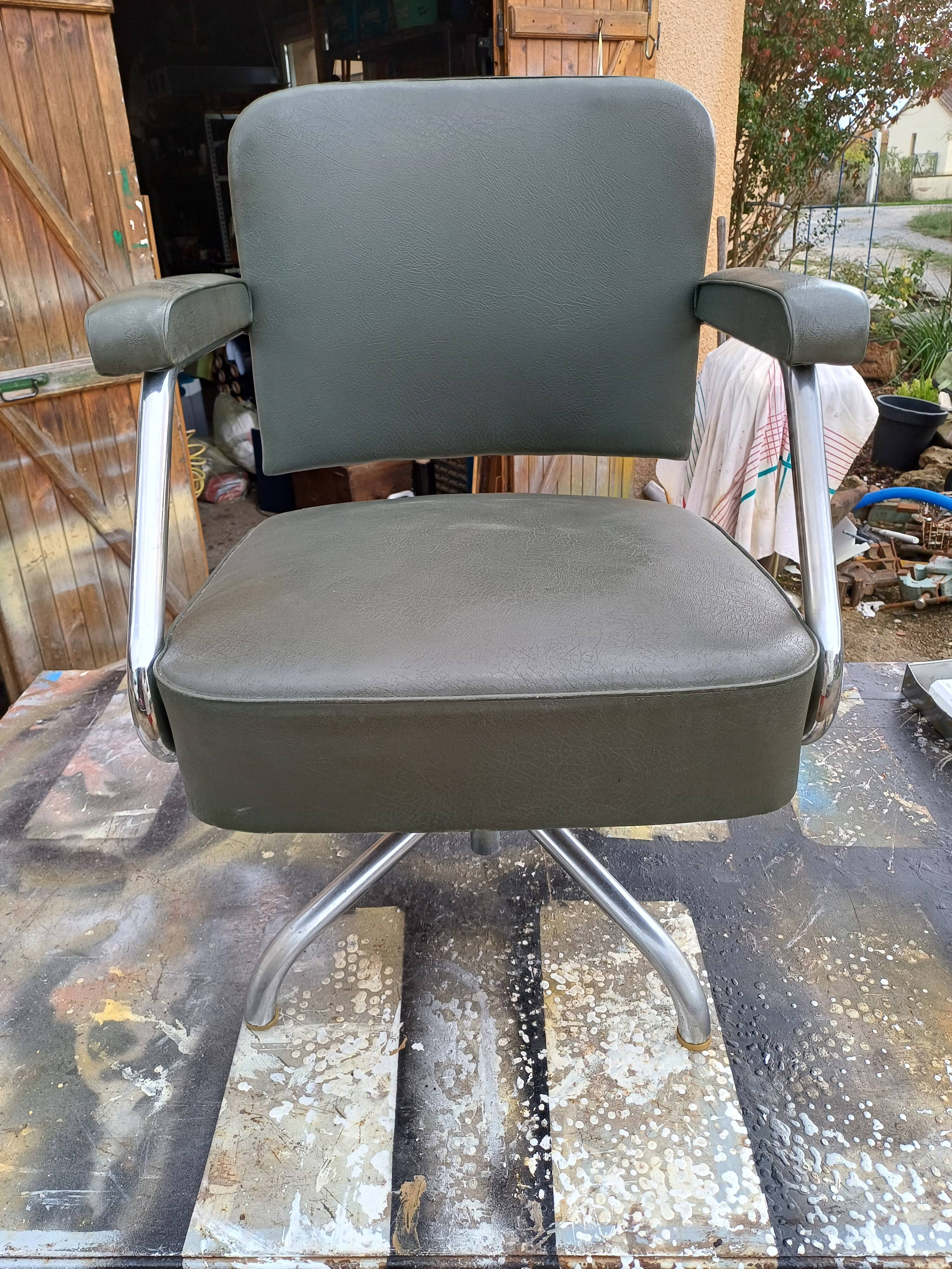 Pullman Armchair in Chrome Metal and Green Leatherette