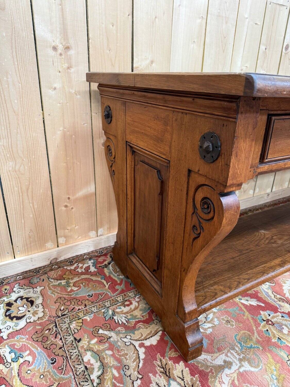 Console-table de milieu Néo-Renaissance – Travail lyonnais – Noyer massif