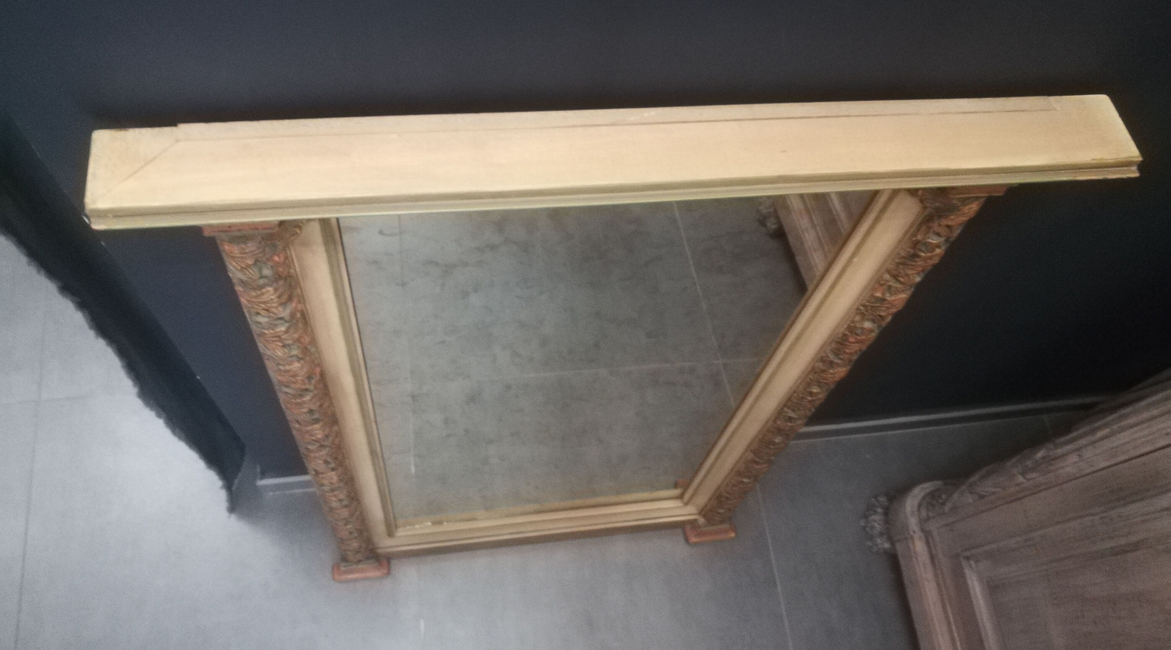 Miroir en bois et stuc polychrome 74x105cm