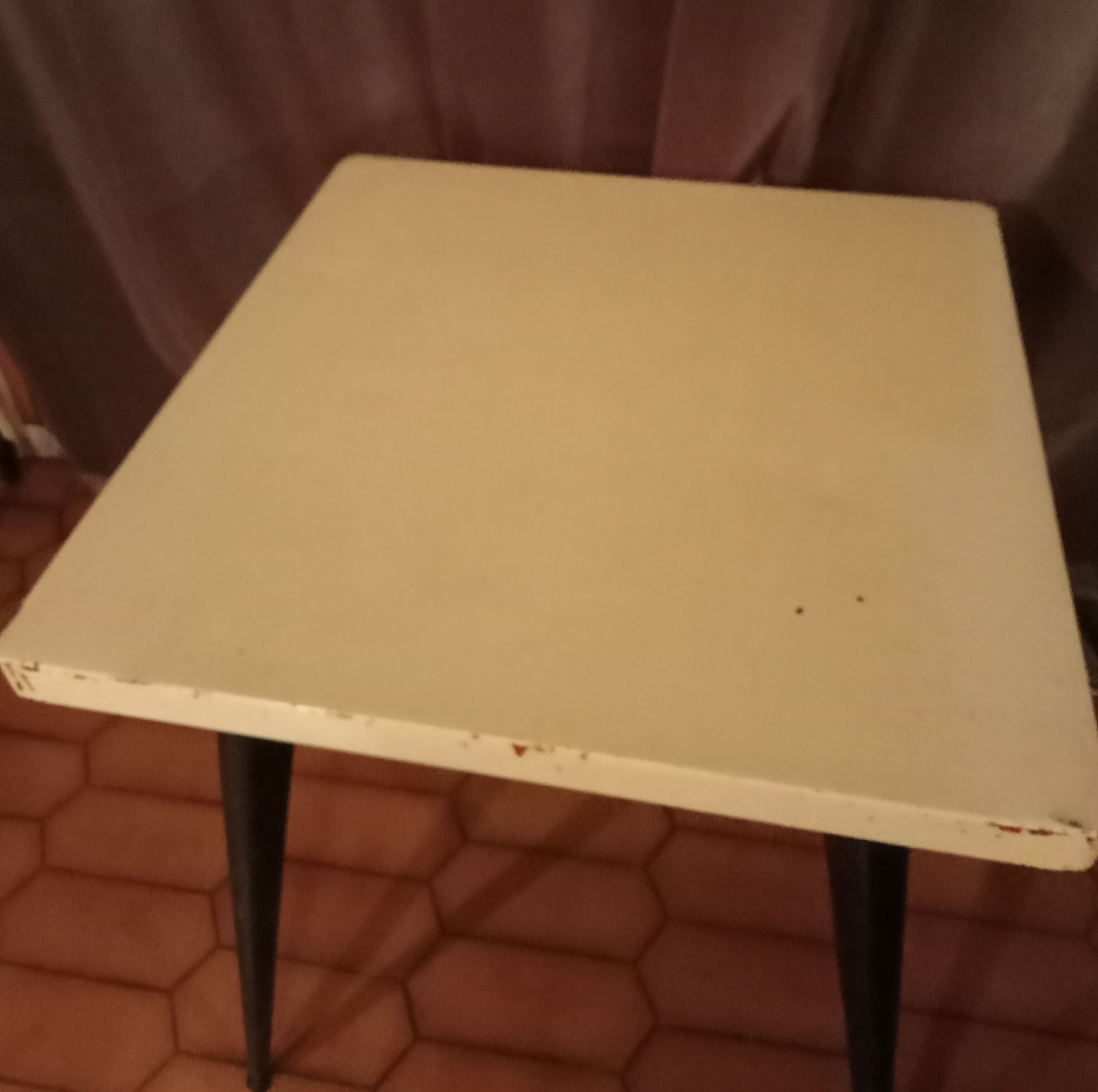 Table Tolix T55 by Xavier Pauchard