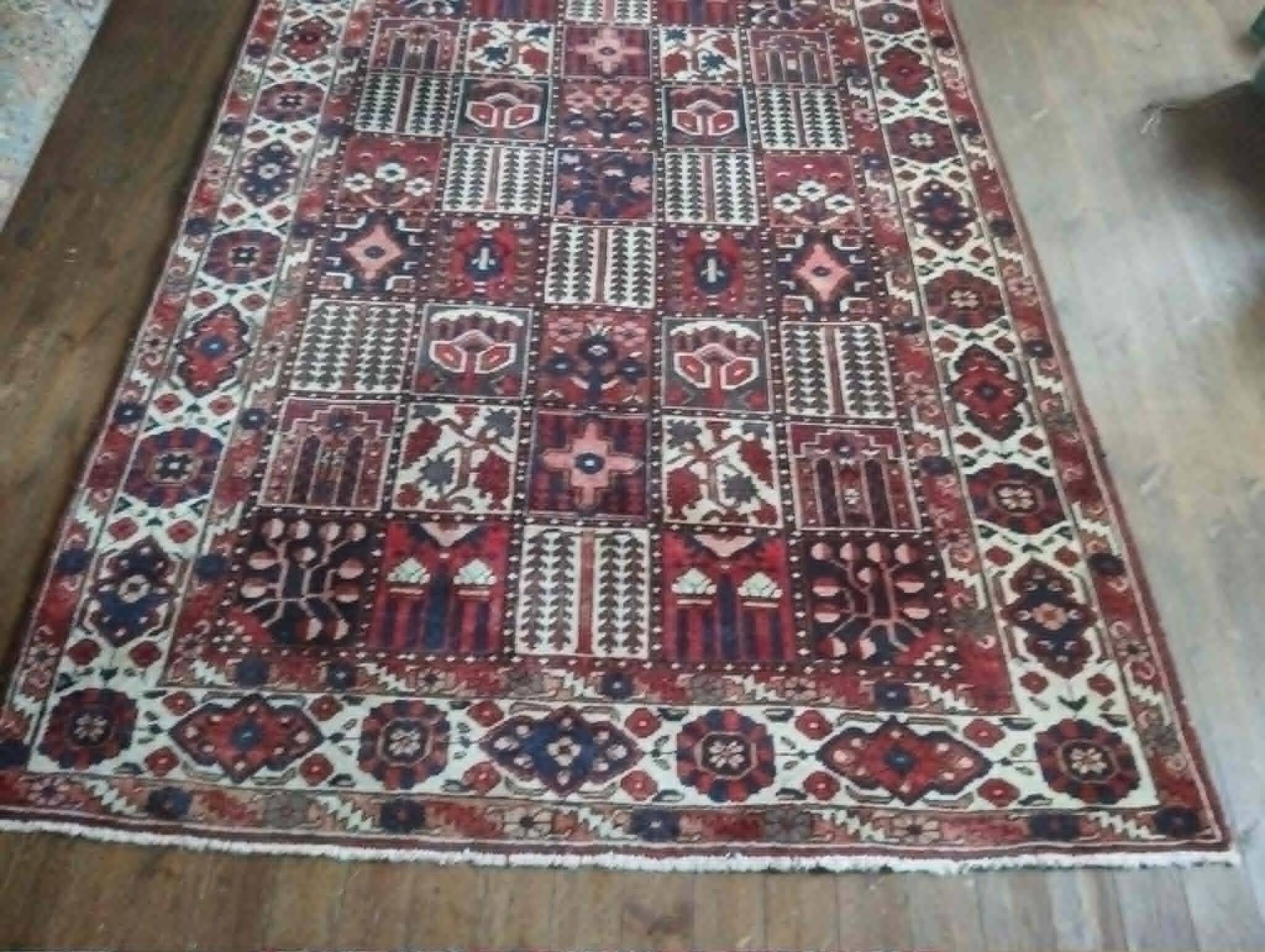 Handmade Bachtiar Persian rug 305x215cm