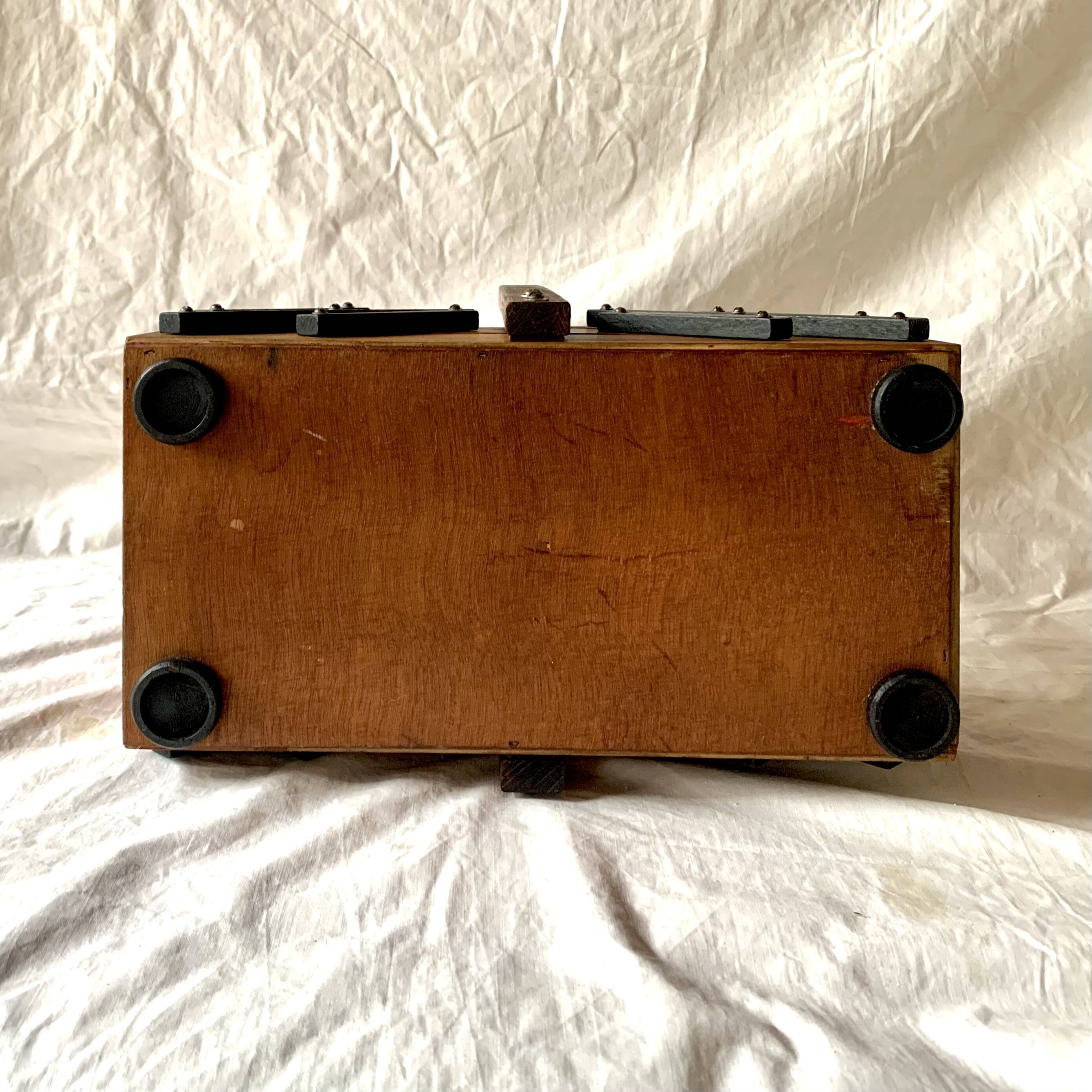 Travailleuse - boîte à couture en bois vintage
