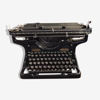 Rare vintage typewriter Underwood 14 USA in Azerty version - 1921