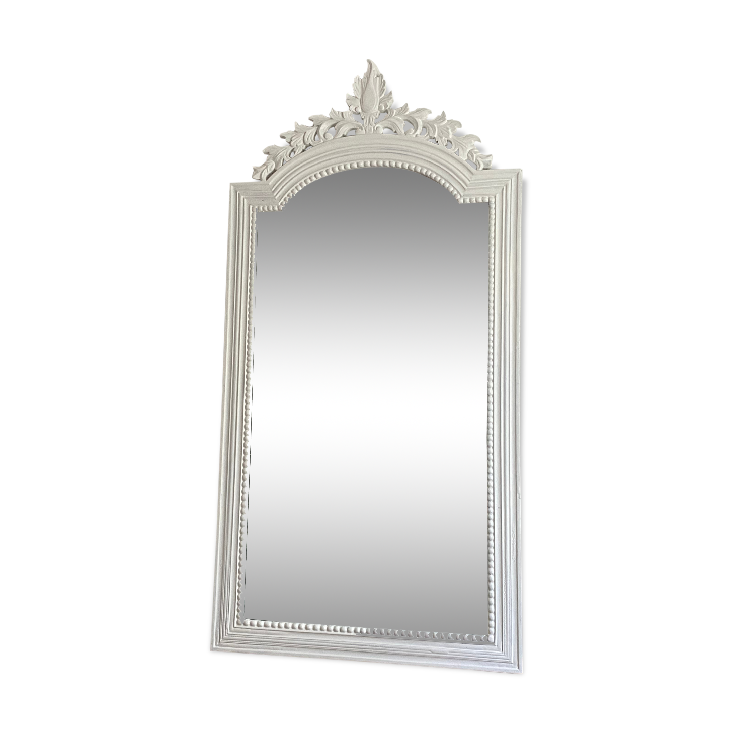 Mirror with decorated pediment 148x74cm