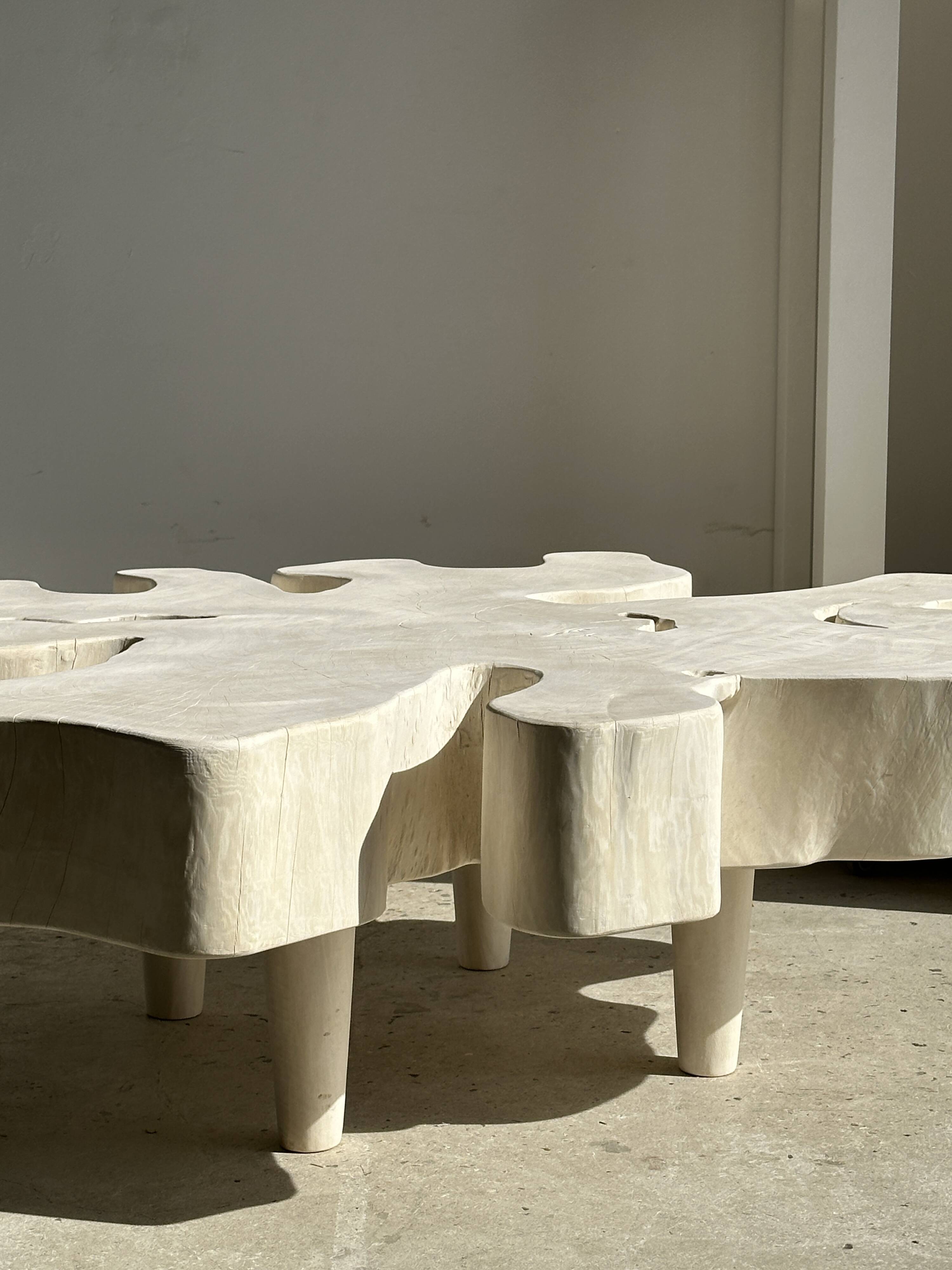Very large whitewashed mango coffee table with an organic top D:140cm