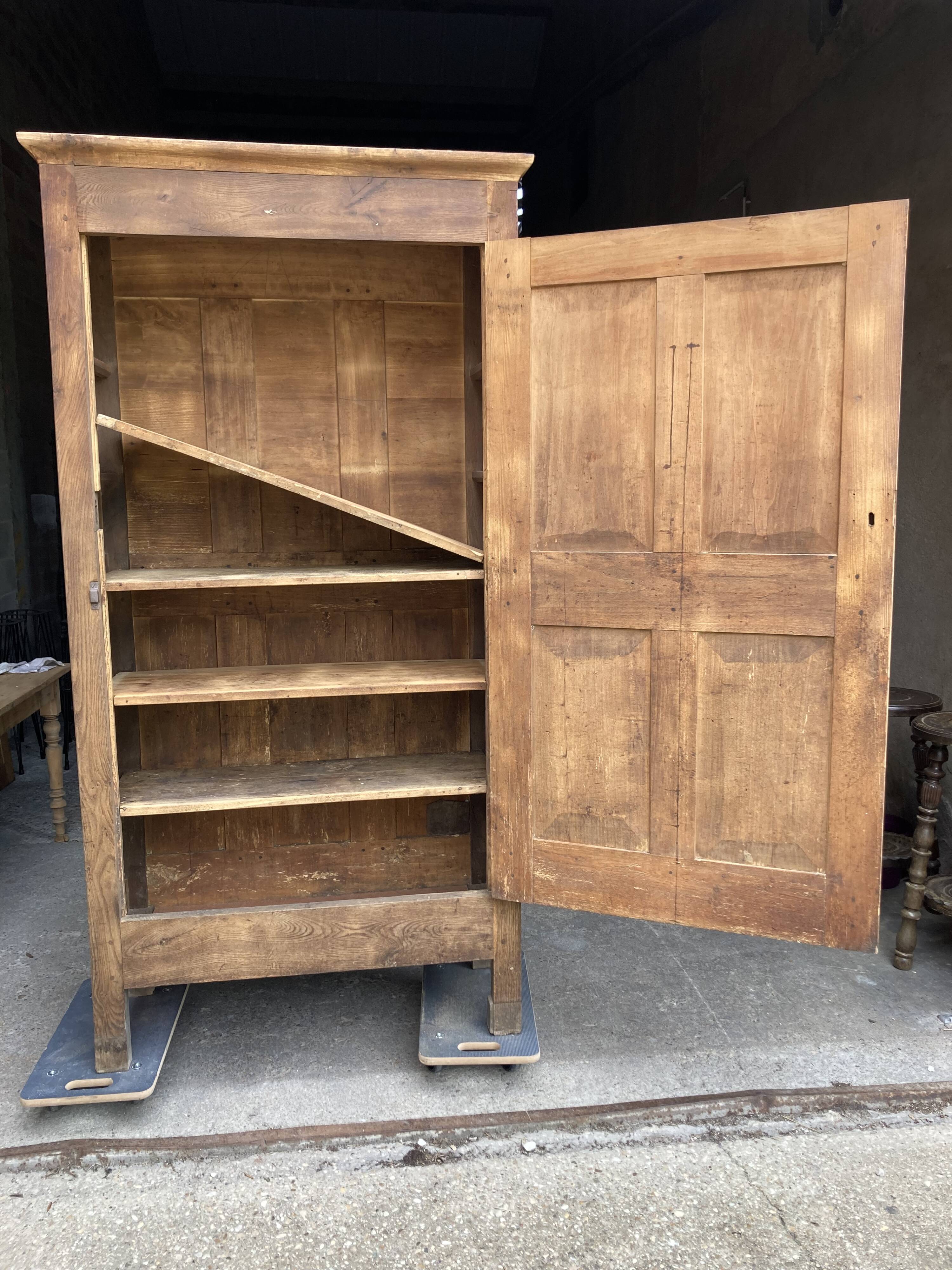 Wardrobe Parisian aero cupboard erased