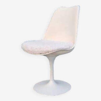 Tulip chair by Eero Saarinen, for Knoll