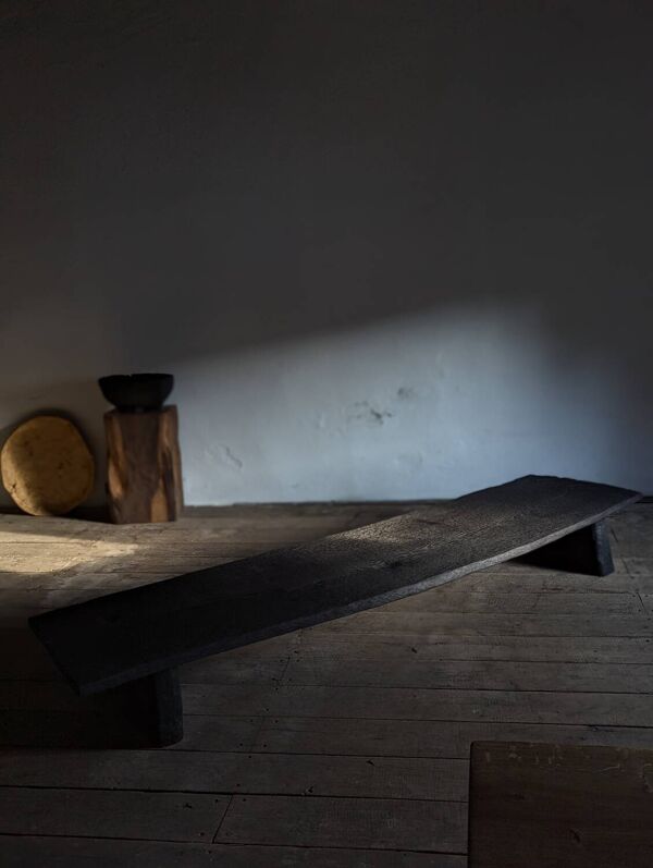 Table basse en chêne brûlé